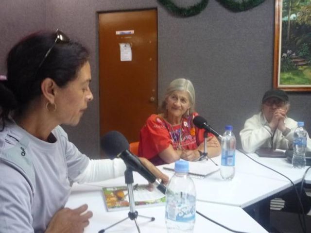 Las Maestras Angélica Fuentes (bailarina)y Lucina Kathmann del Pen Club